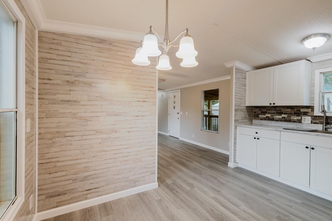 1500 Highway 15 Photo 15