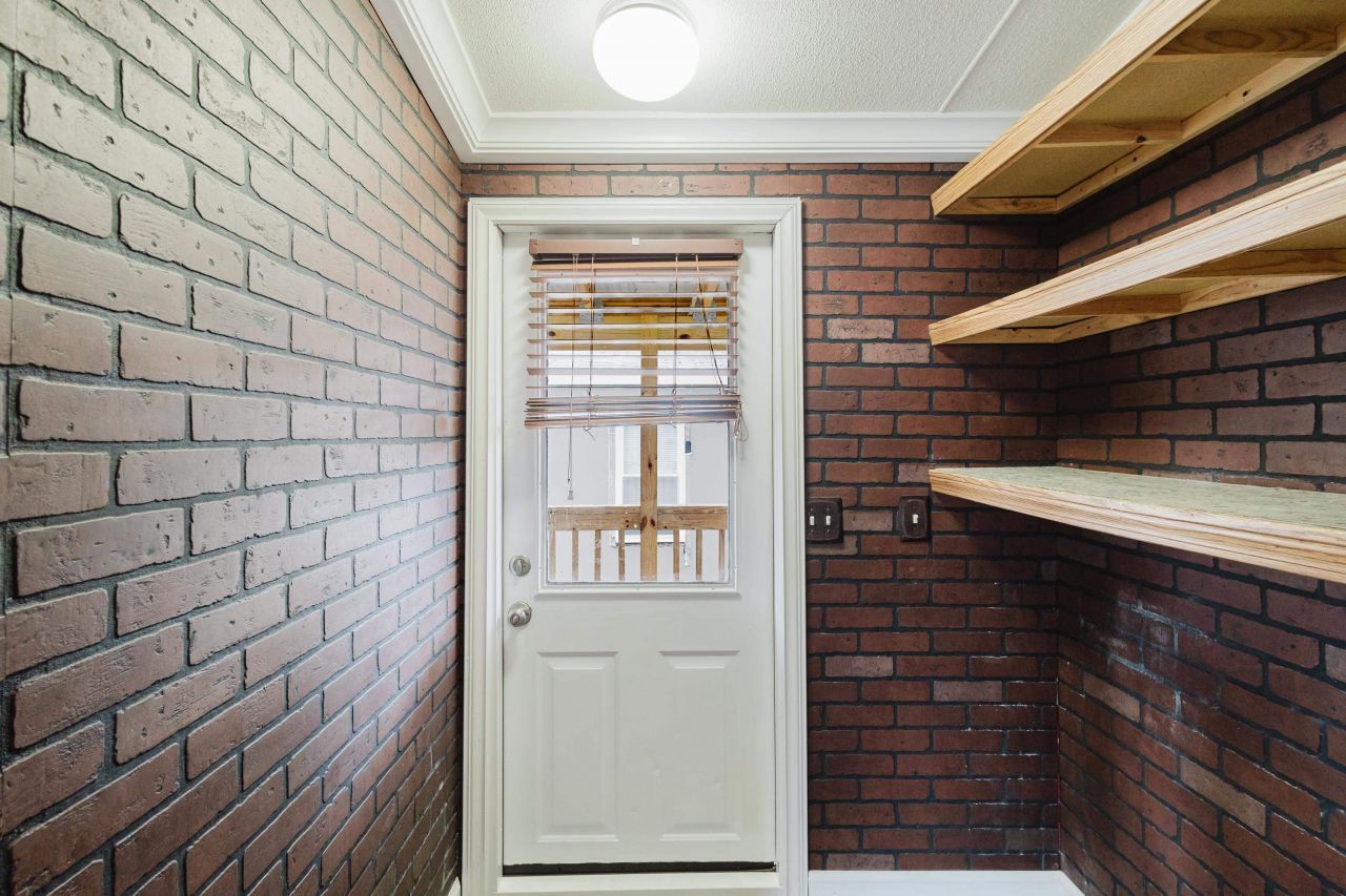 1500 Highway 15 Photo 19