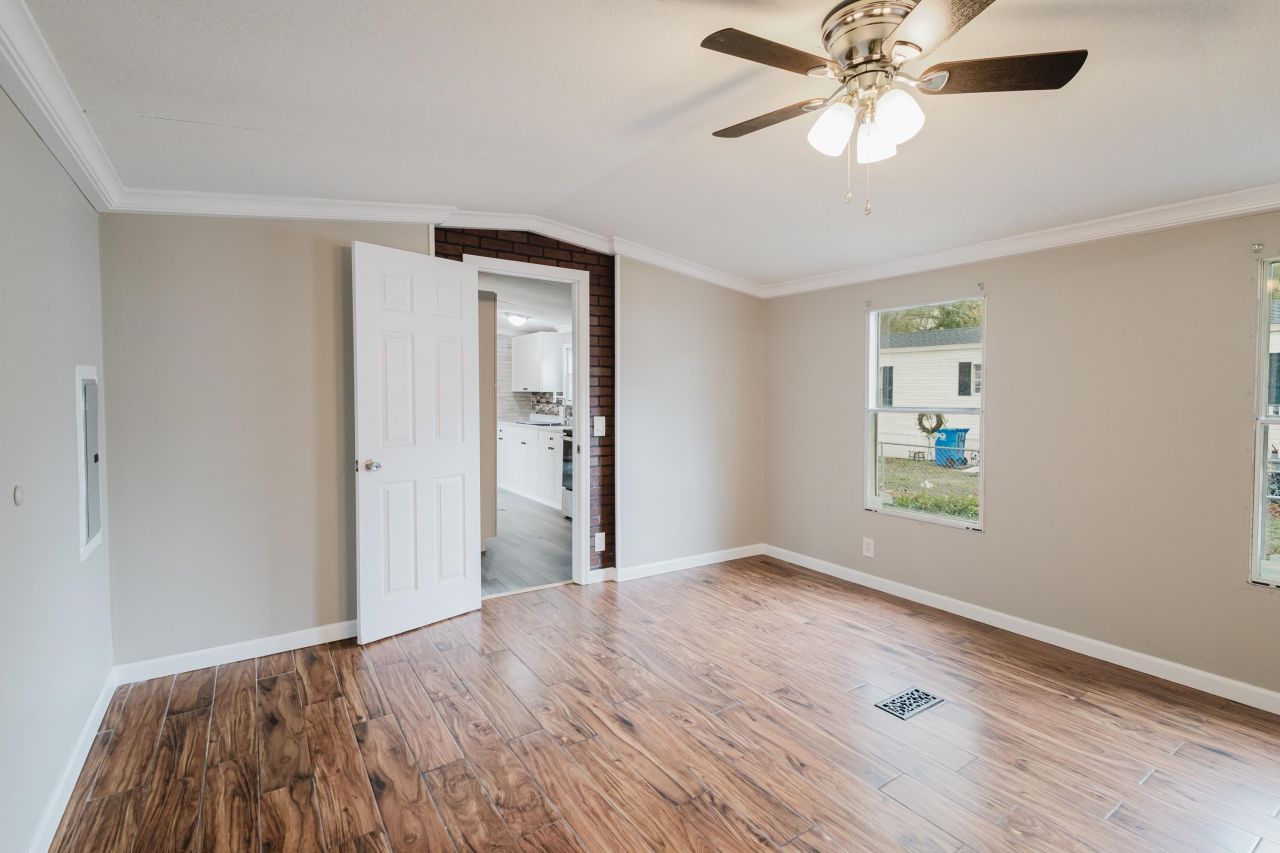 1500 Highway 15 Photo 22