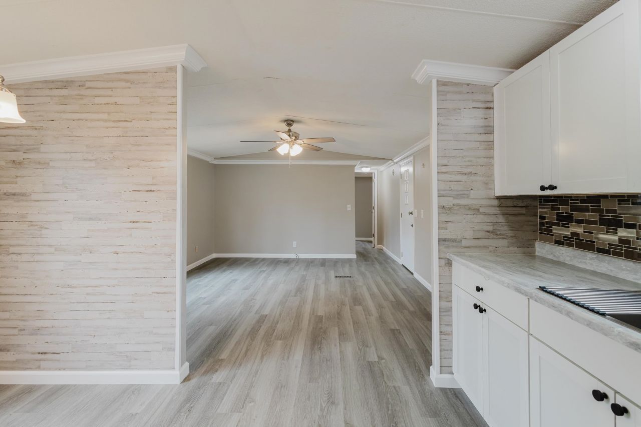 1500 Highway 15 Photo 28