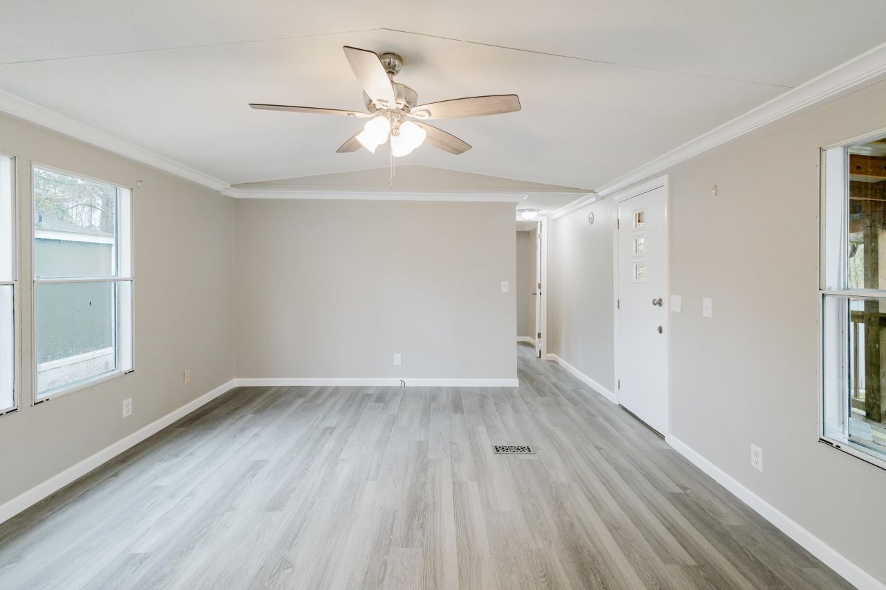 1500 Highway 15 Photo 30