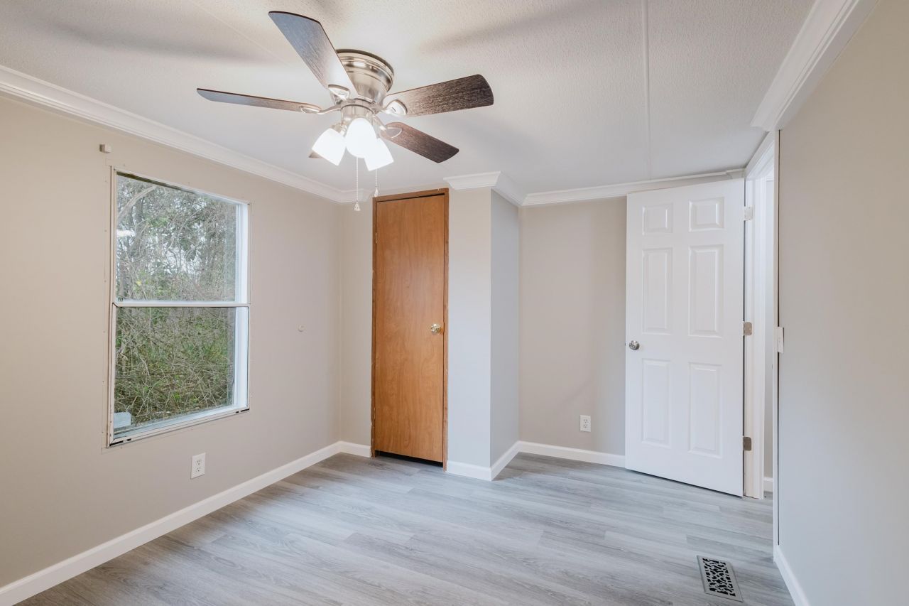 1500 Highway 15 Photo 9