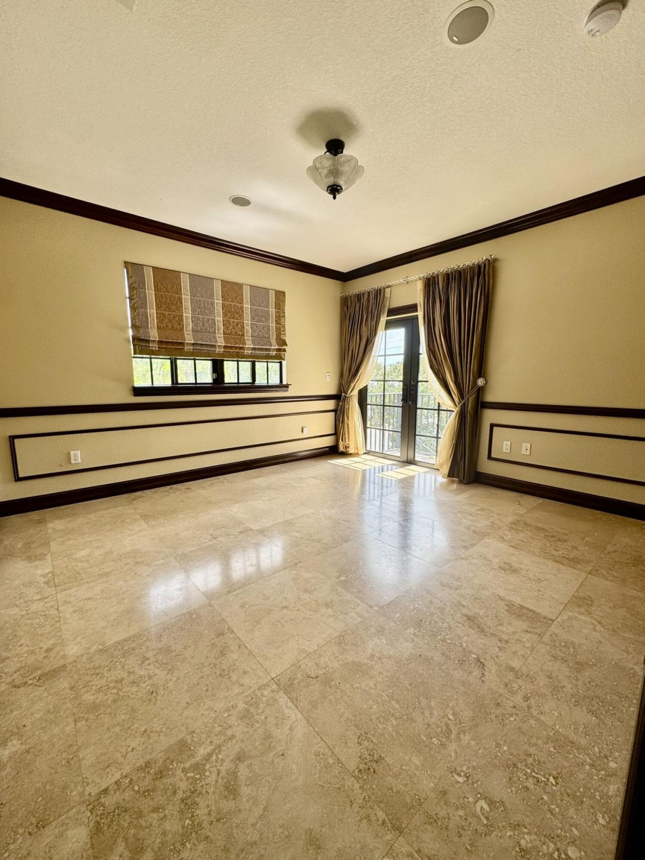 4501 SW 10th Street, Miami, FL 33134 Photo