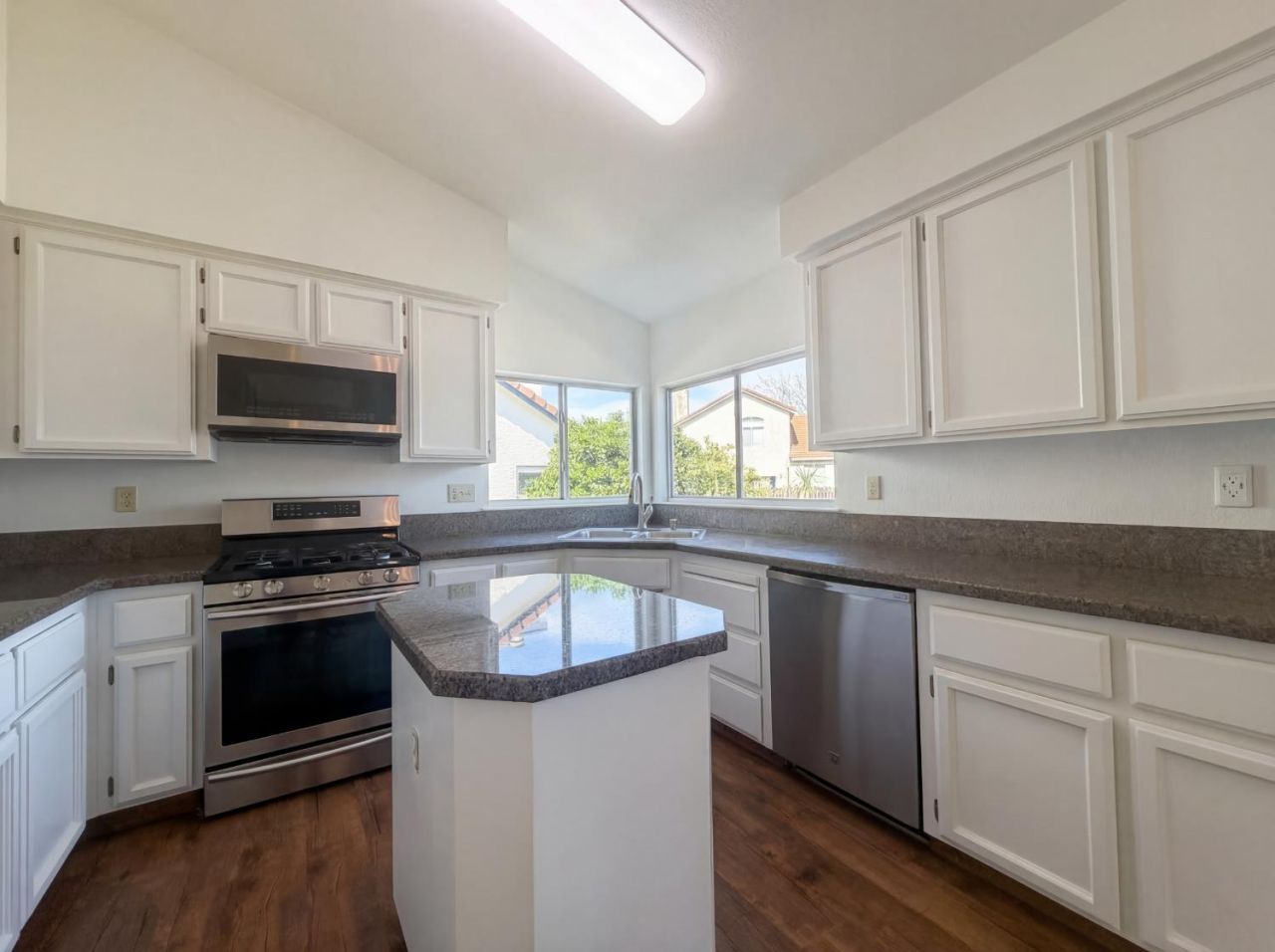 7117 Snowy Birch Way, Sacramento, CA 95823 Photo