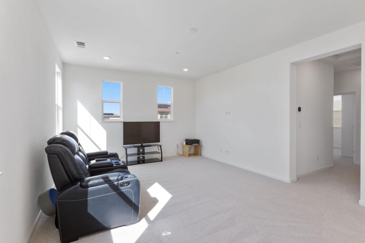 2051 Camden St, Hollister, CA 95023 Photo