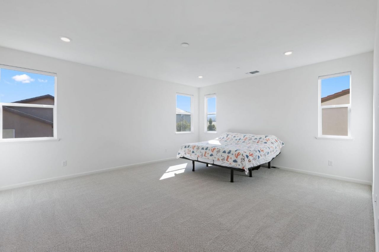 2051 Camden St, Hollister, CA 95023 Photo