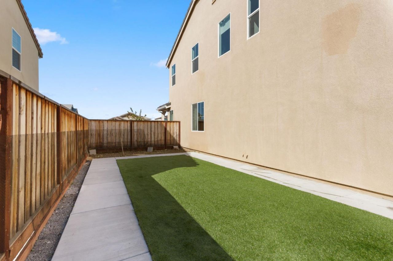 2051 Camden St, Hollister, CA 95023 Photo