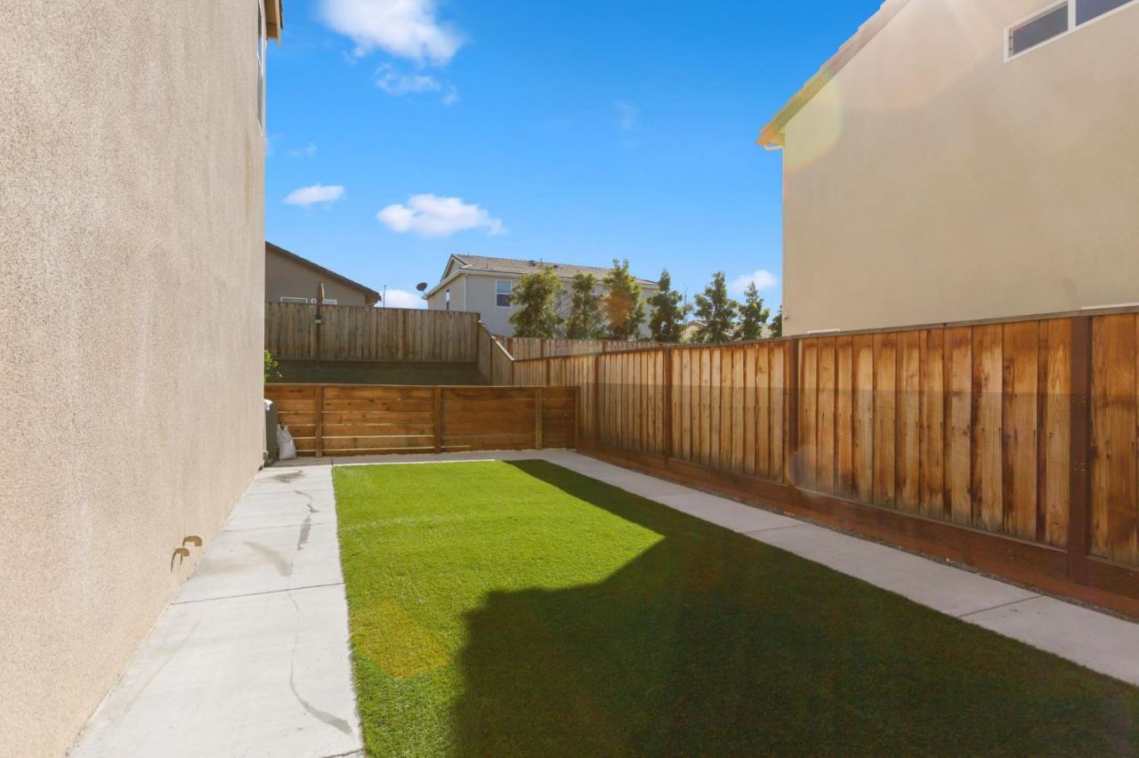 2051 Camden St, Hollister, CA 95023 Photo