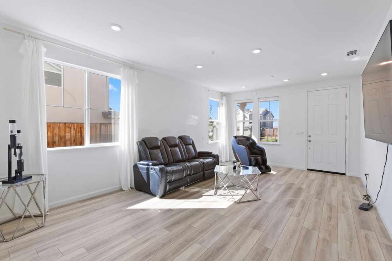 2051 Camden St, Hollister, CA 95023 Photo