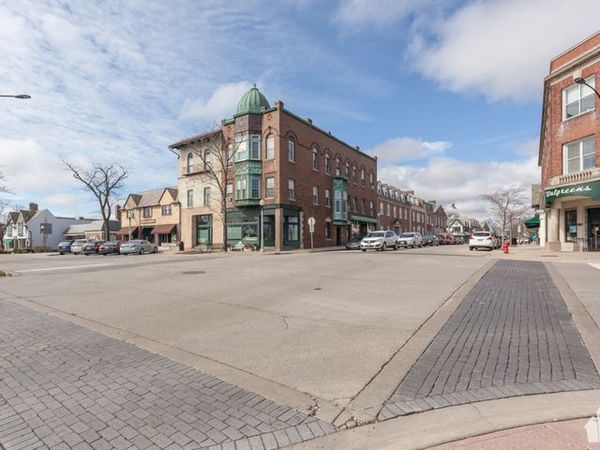 293 E Deerpath Road , Unit 32, Lake Forest, IL 60045