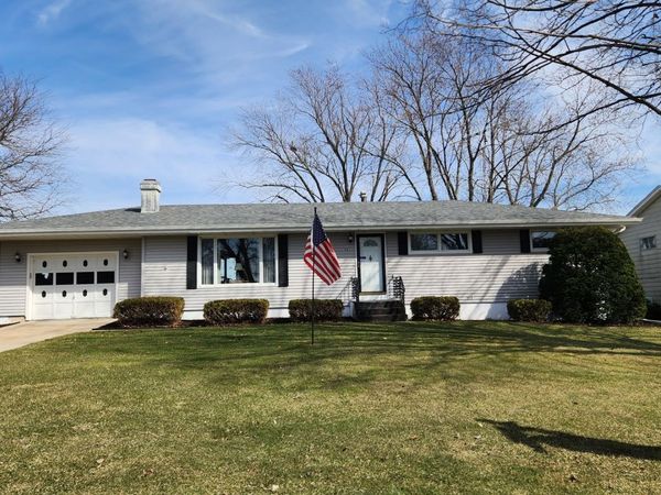 907 Obrien Street, Harvard, IL 60033