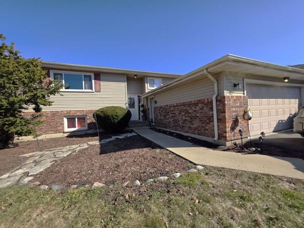 5N087 Mary Court , St. Charles, IL 60175