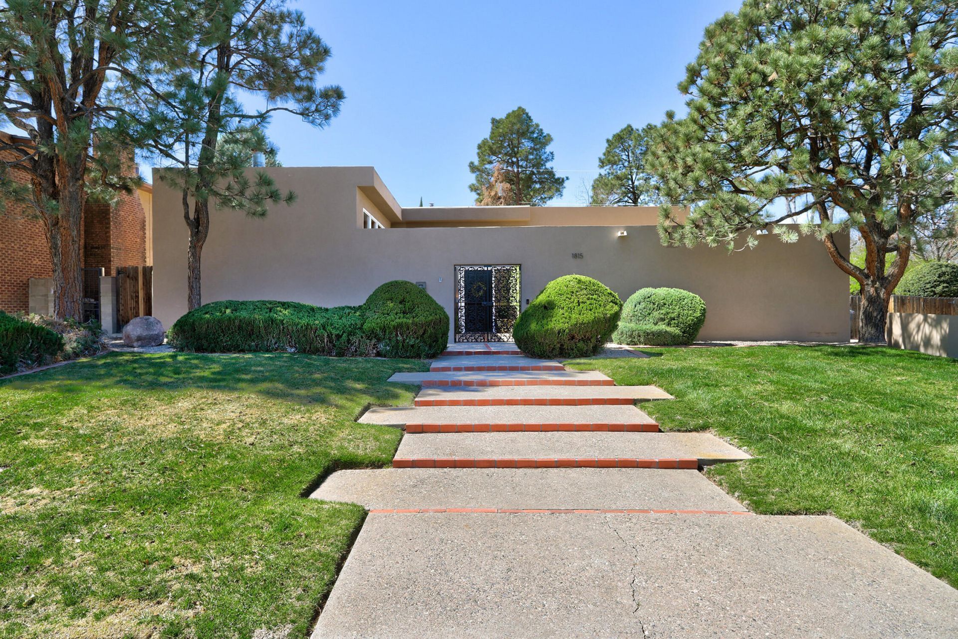 1815 Princeton Drive Ne, Albuquerque, NM 87106 Main Photo