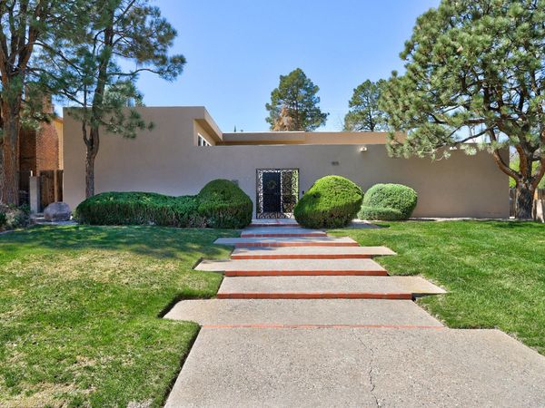 1815 Princeton Drive NE, Albuquerque, NM 87106