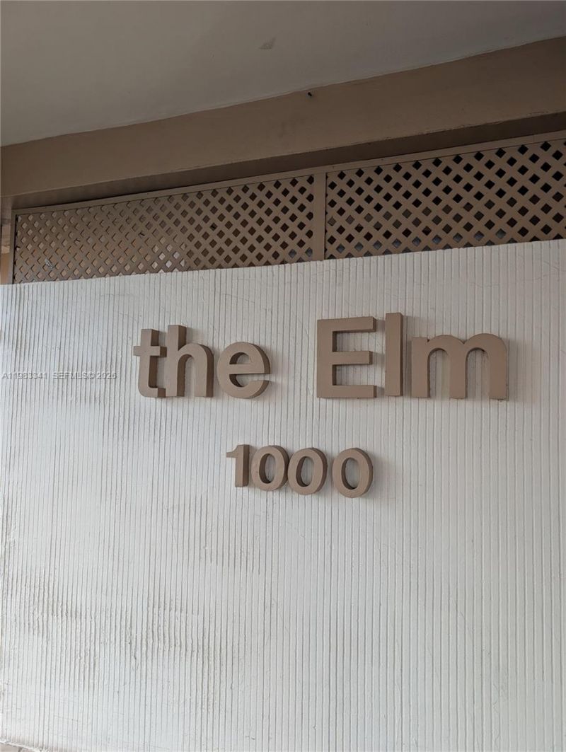 1000 E Saint Charles Pl, Unit 519, Pembroke Pines, FL 33026 Photo