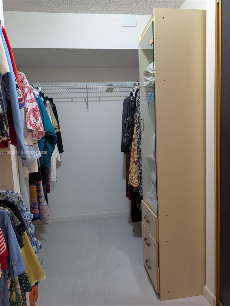 1000 E Saint Charles Pl, Unit 519, Pembroke Pines, FL 33026 Photo