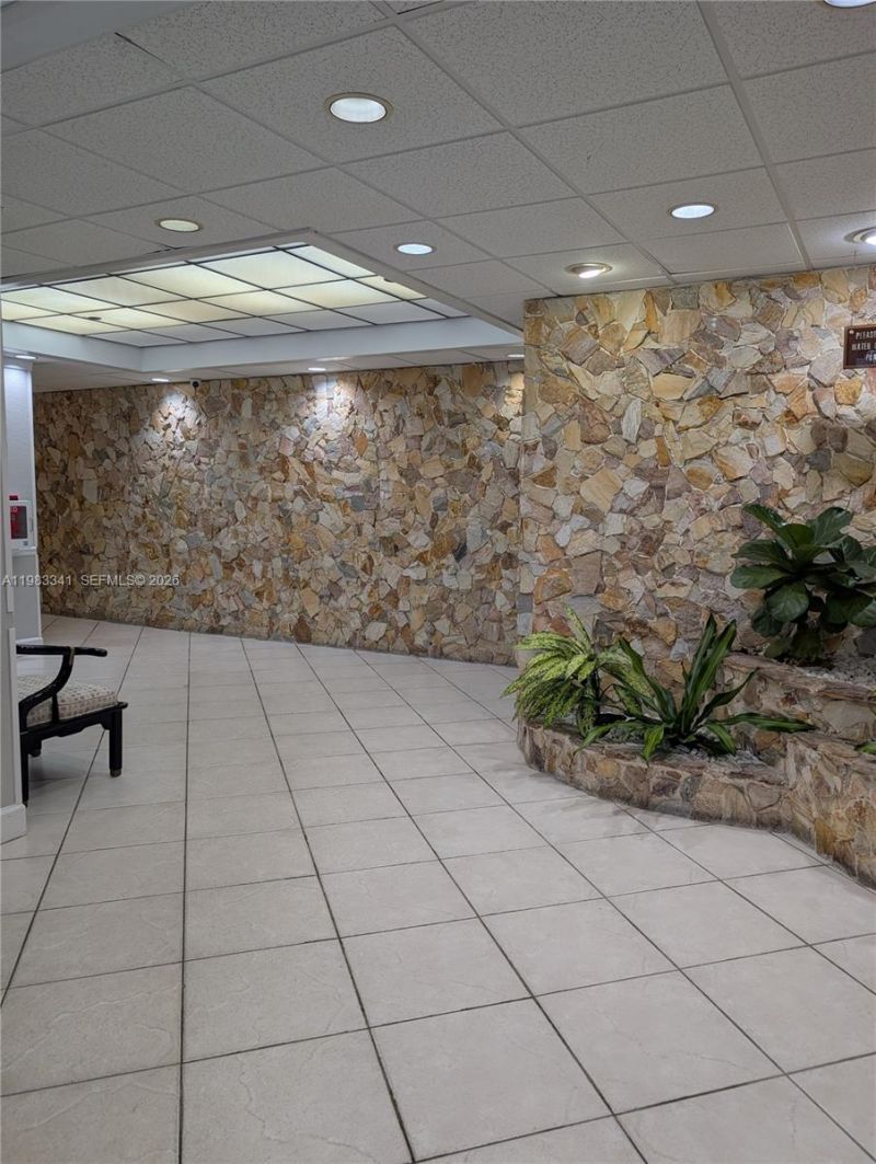 1000 E Saint Charles Pl, Unit 519, Pembroke Pines, FL 33026 Photo