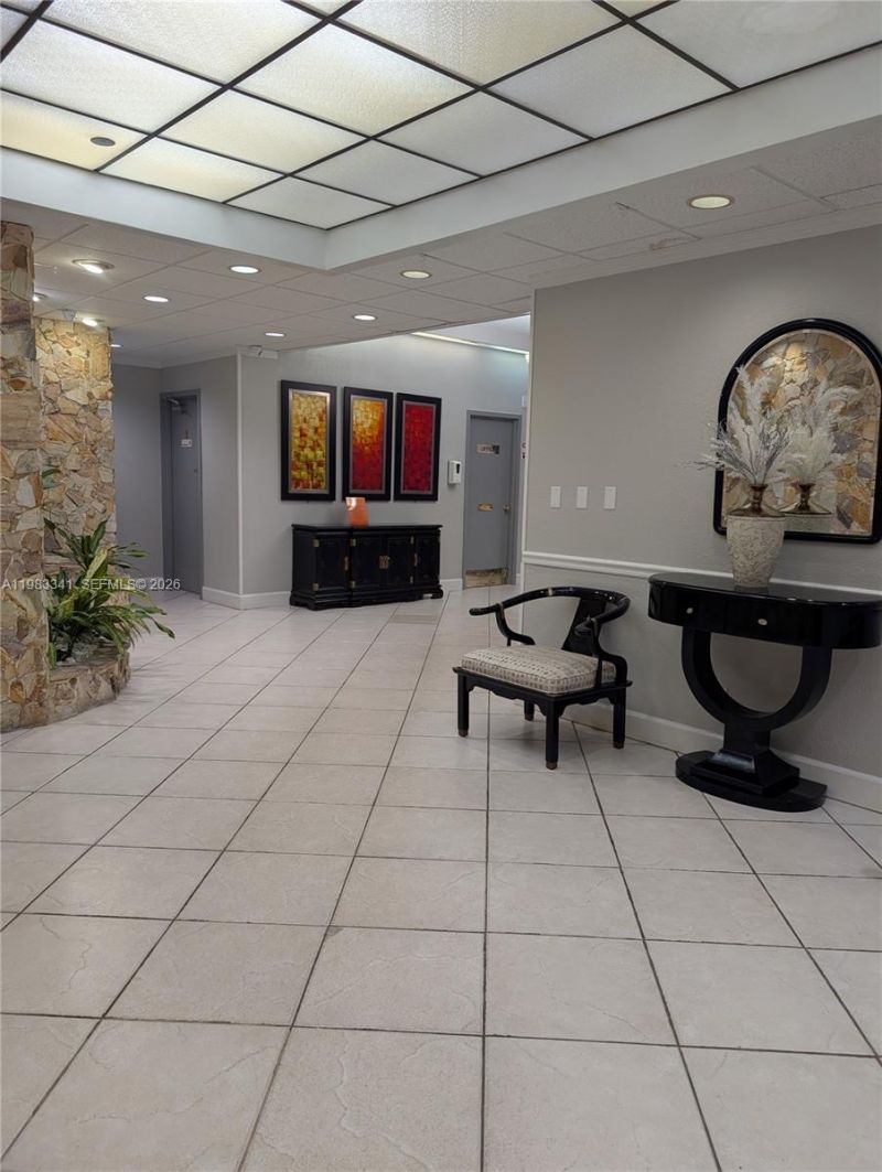 1000 E Saint Charles Pl, Unit 519, Pembroke Pines, FL 33026 Photo