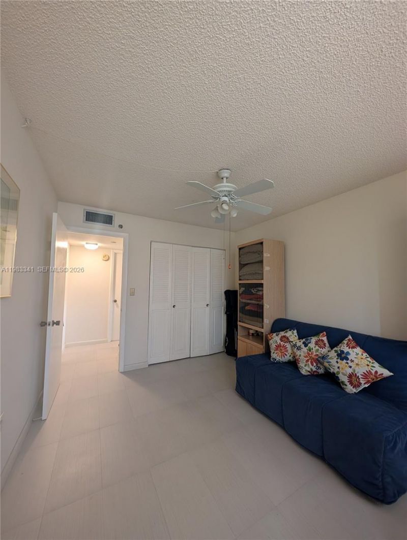 1000 E Saint Charles Pl, Unit 519, Pembroke Pines, FL 33026 Photo