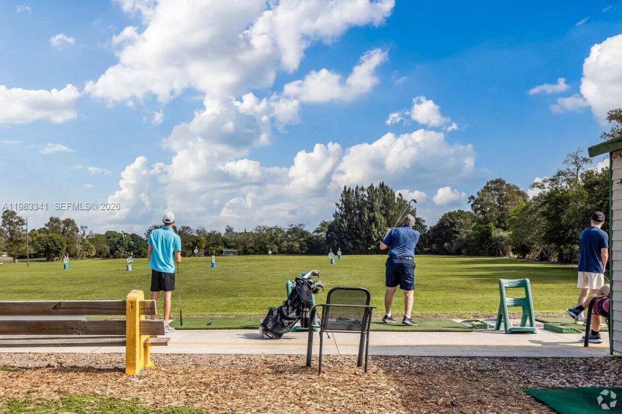 1000 E Saint Charles Pl, Unit 519, Pembroke Pines, FL 33026 Photo