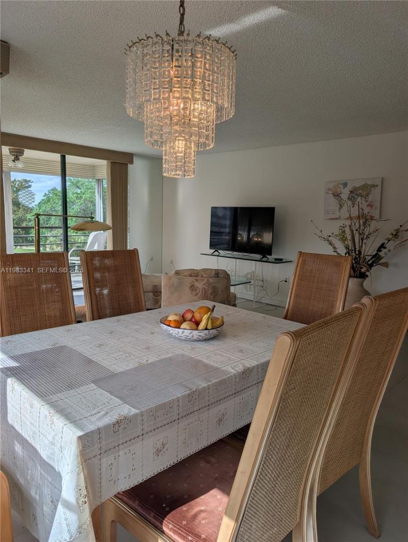 1000 E Saint Charles Pl, Unit 519, Pembroke Pines, FL 33026 Photo