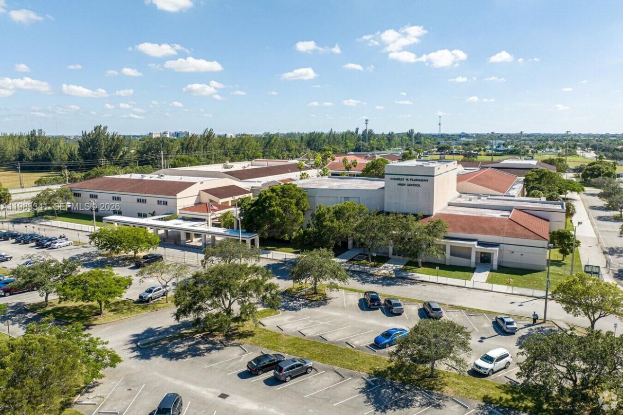 1000 E Saint Charles Pl, Unit 519, Pembroke Pines, FL 33026 Photo