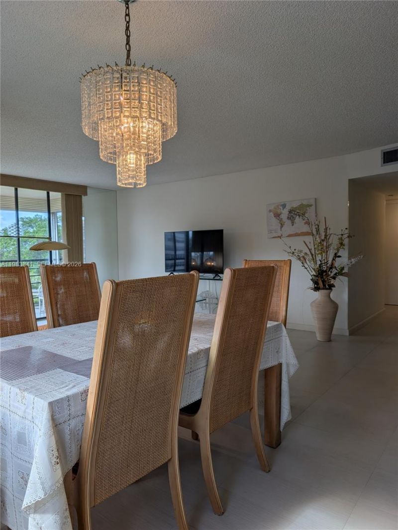 1000 E Saint Charles Pl, Unit 519, Pembroke Pines, FL 33026 Photo