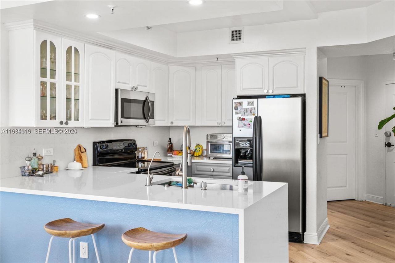 2301 SW 27th Ave , Unit 1203, Miami, FL 33145 Photo