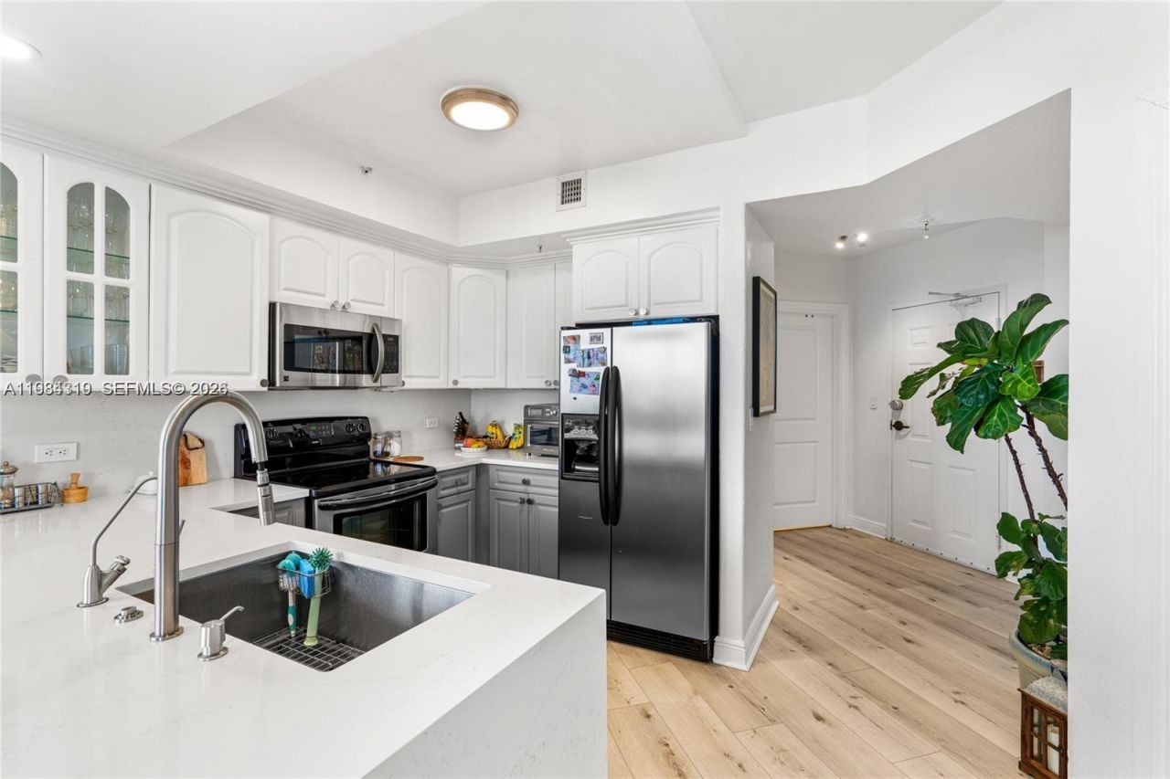 2301 SW 27th Ave , Unit 1203, Miami, FL 33145 Photo