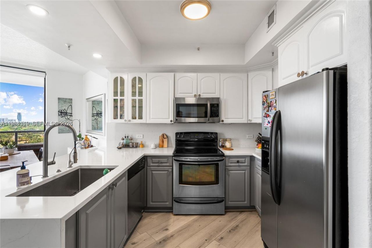 2301 SW 27th Ave , Unit 1203, Miami, FL 33145 Photo