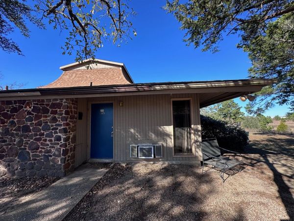 126 Conference DR, Unit 211, Bastrop, TX 78602