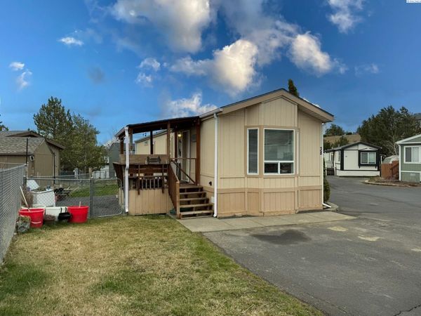 255 NW Golden Hills Dr., Unit 38, Pullman, WA 99163