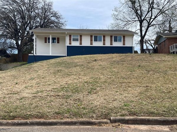 1725 Dougherty Drive, Shawnee, OK 74804