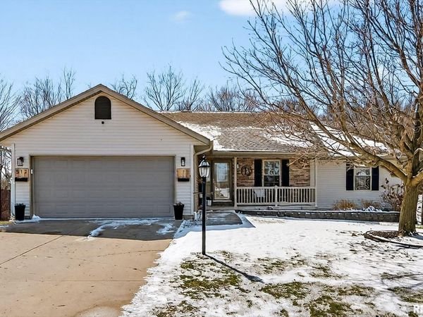 512 BITTERSWEET Avenue, Germantown Hills, IL 61548