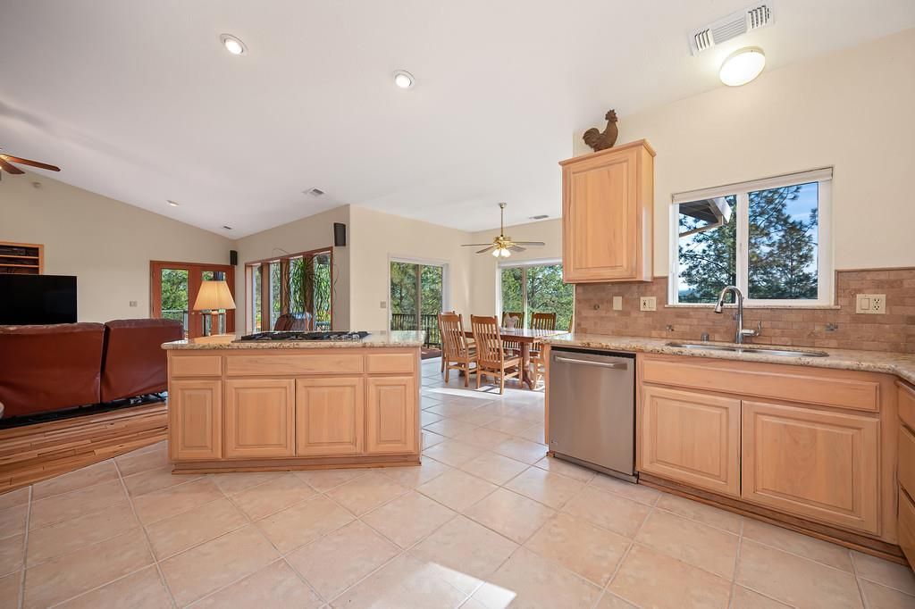 2065 Hotchkiss Ct, Cool, CA 95614 Photo