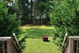 316 Queens Court photo 4