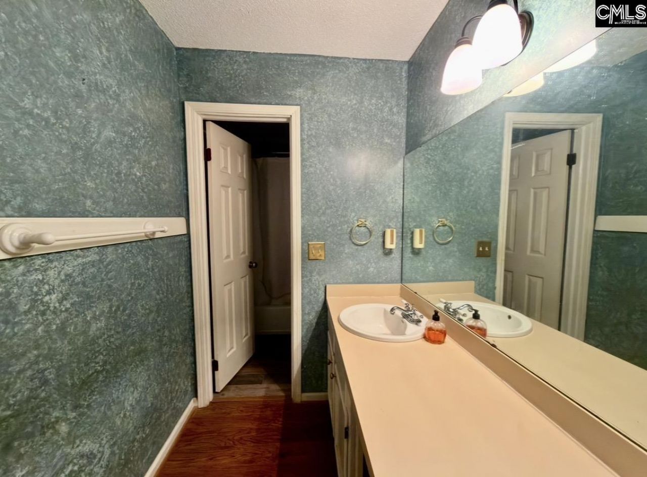 217 S Shields Road Photo 16