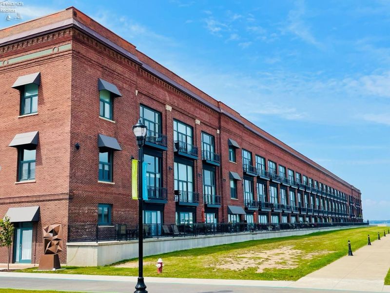 401 W Shoreline, Unit 332, Sandusky, OH 44870 Photo 1