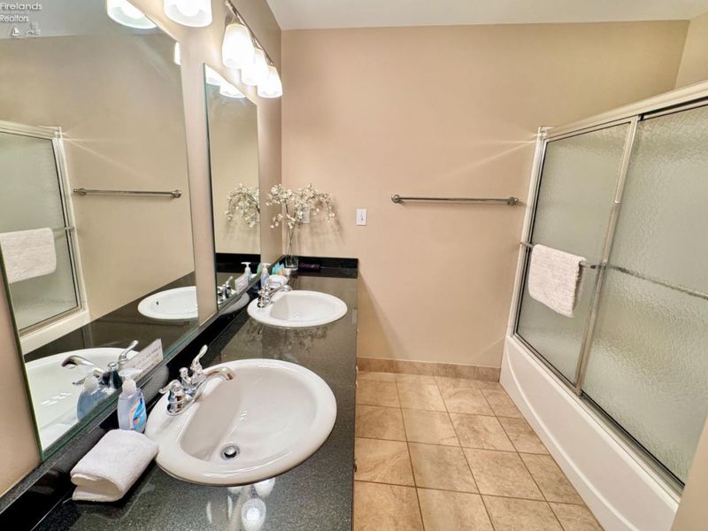 401 W Shoreline, Unit 332, Sandusky, OH 44870 Photo 11