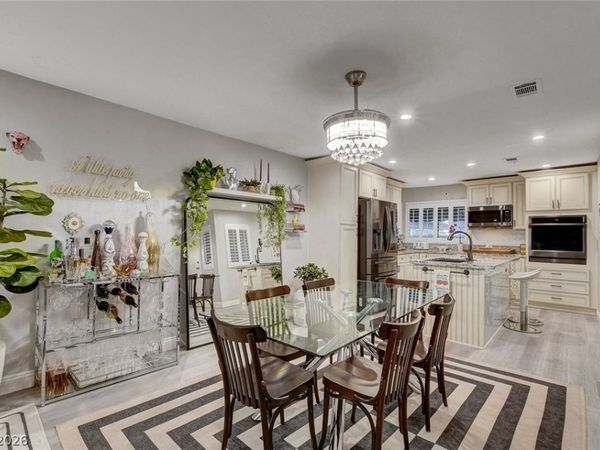 4425 Woodpine Drive, Unit 105, Las Vegas, NV 89119
