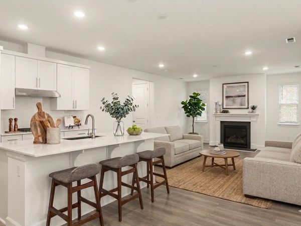 123 East Hill Street, Mount Juliet, TN 37122