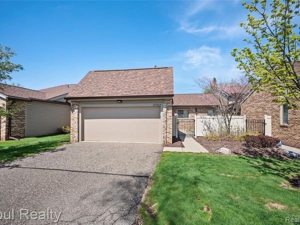 27323 Apple Blossom Lane, Southfield, MI 48034