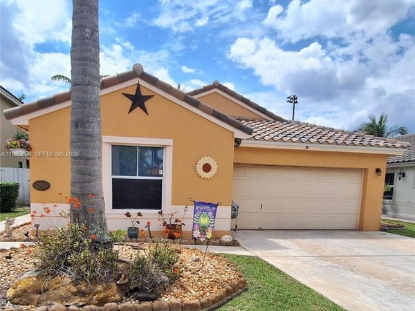 2102 NW 193rd Ave, Pembroke Pines, FL 33029