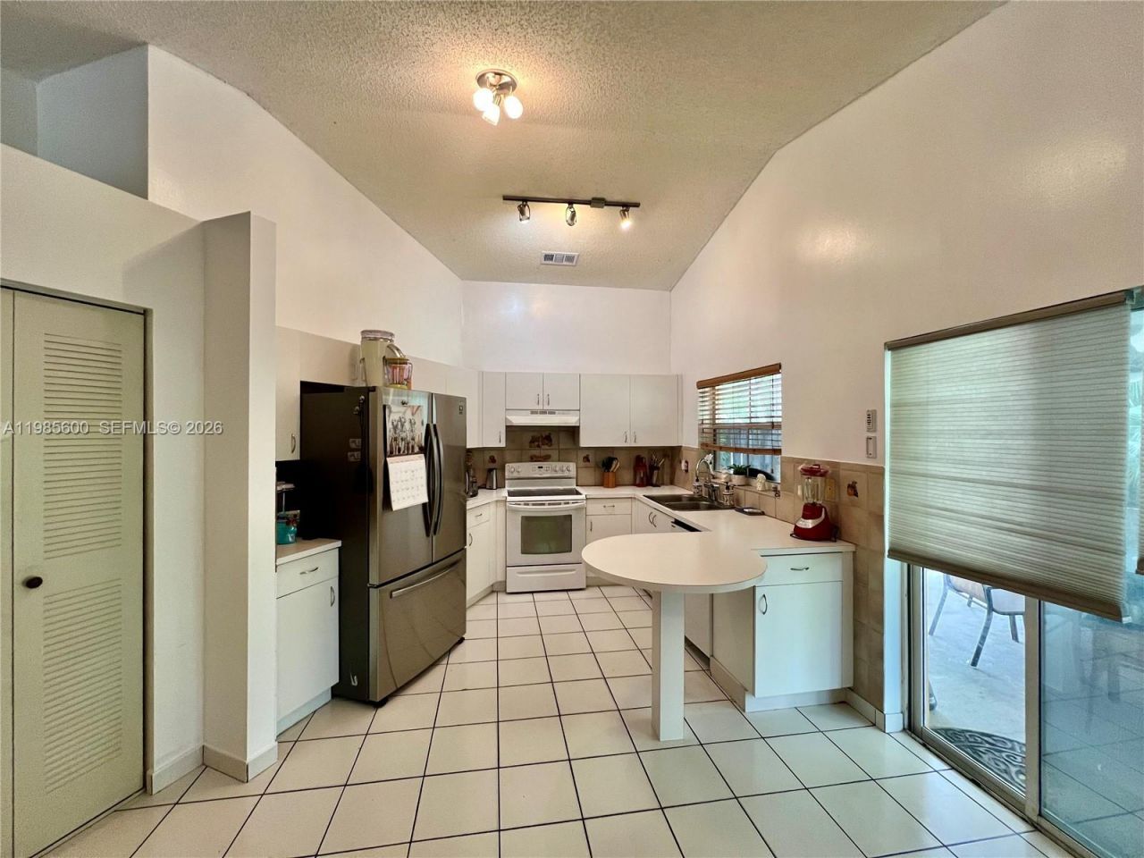2102 NW 193rd Ave, Pembroke Pines, FL 33029 Photo