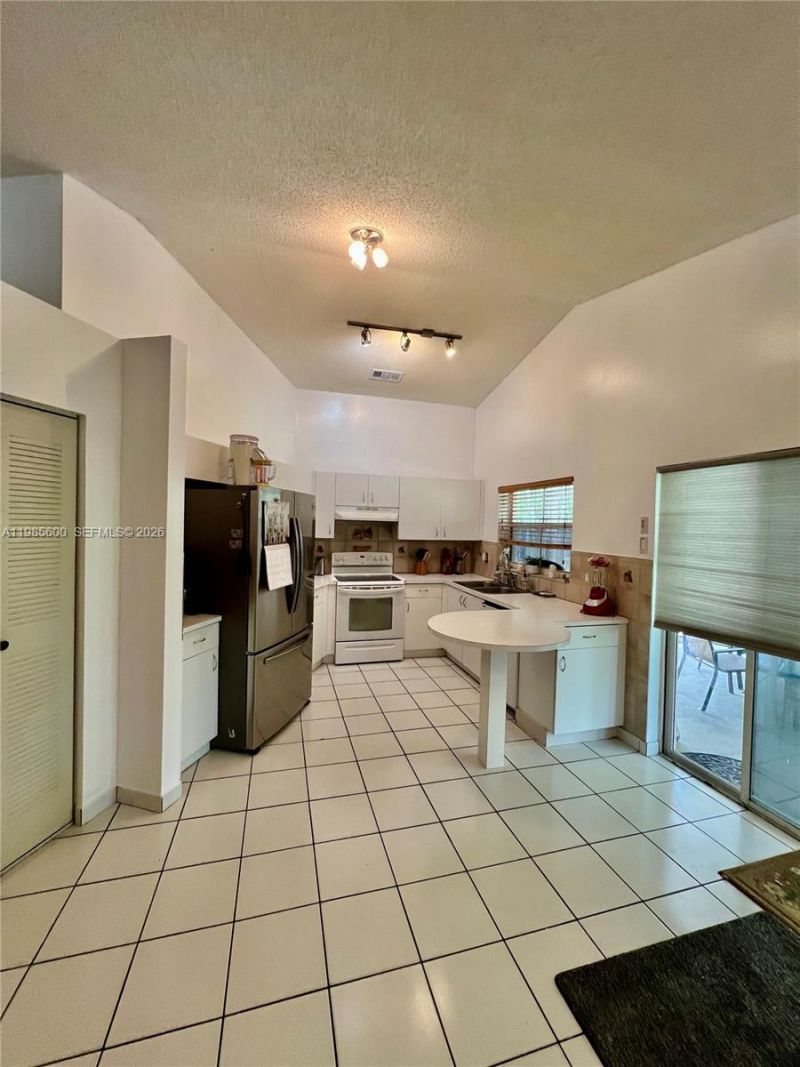 2102 NW 193rd Ave, Pembroke Pines, FL 33029 Photo