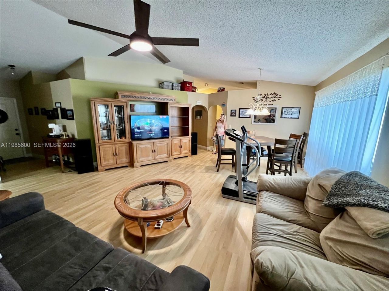 2102 NW 193rd Ave, Pembroke Pines, FL 33029 Photo