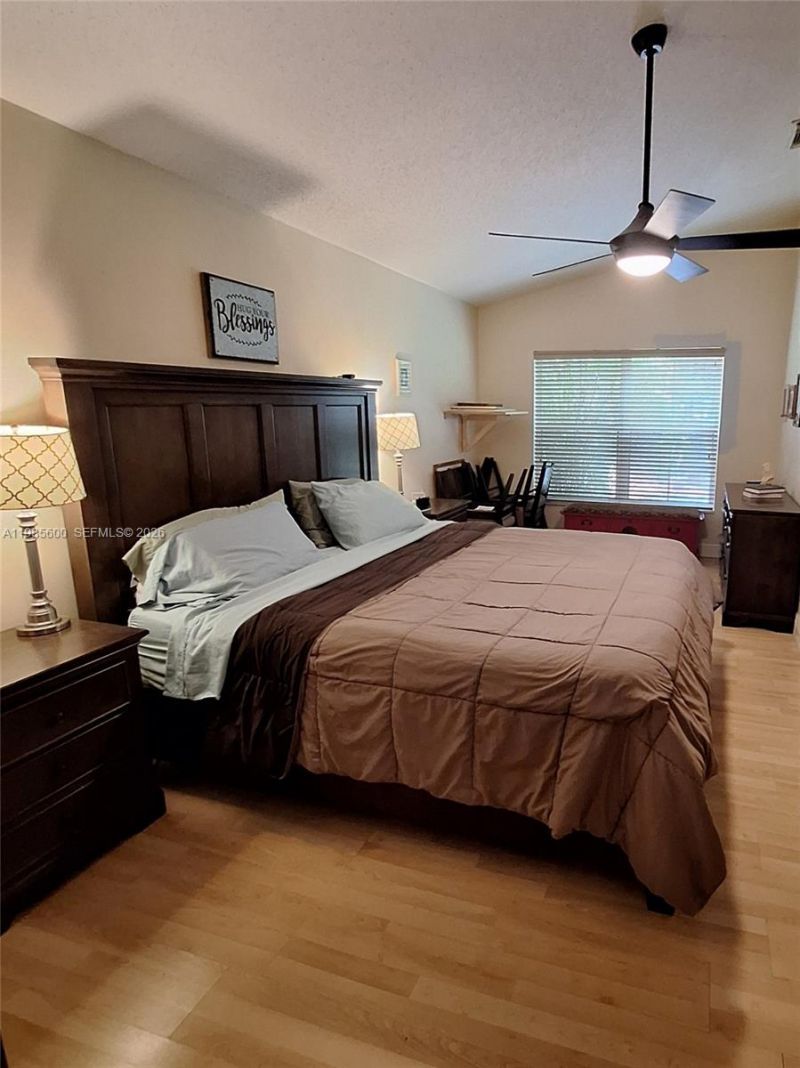 2102 NW 193rd Ave, Pembroke Pines, FL 33029 Photo