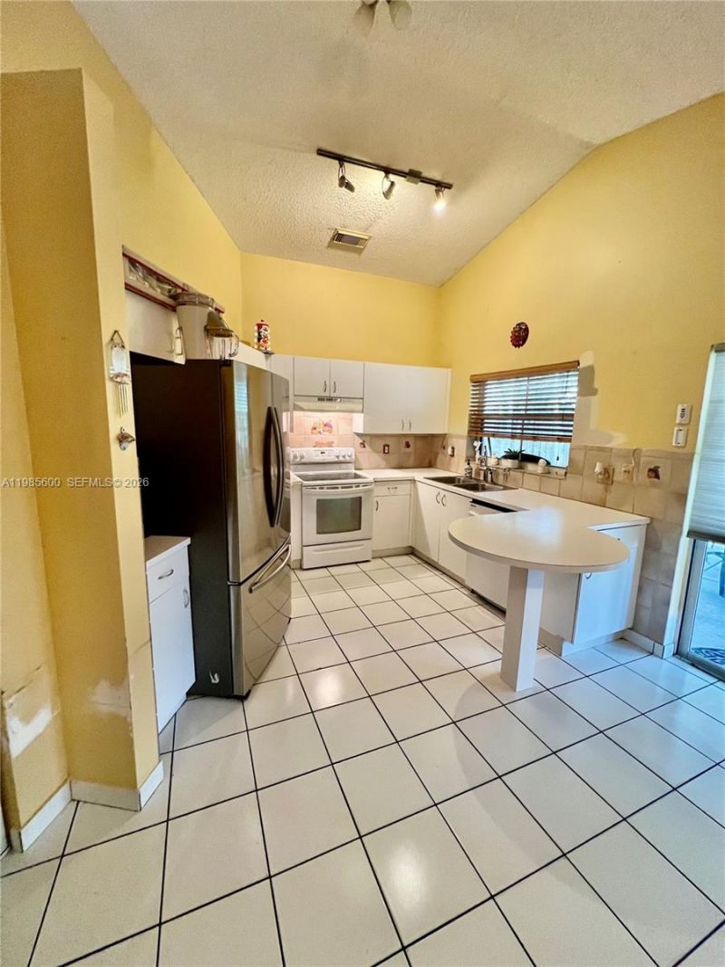2102 NW 193rd Ave, Pembroke Pines, FL 33029 Photo
