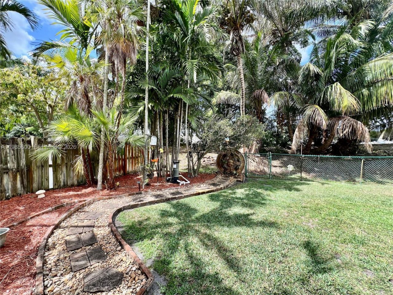 2102 NW 193rd Ave, Pembroke Pines, FL 33029 Photo