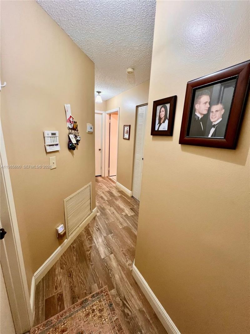 2102 NW 193rd Ave, Pembroke Pines, FL 33029 Photo